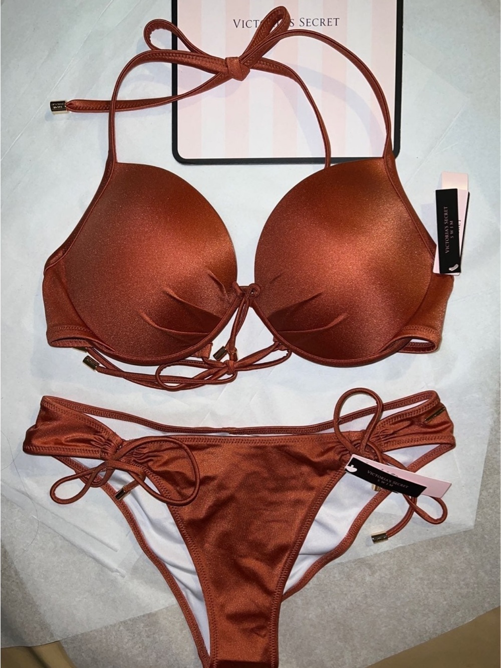 🍄 2pcs Swim Set (38C Top) & (M Bottom) Victoria's Secret